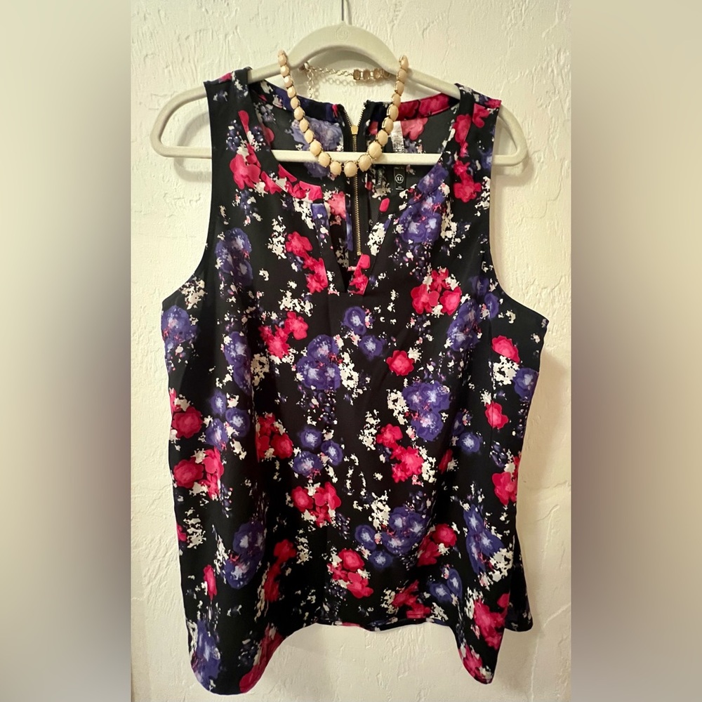 Kensie * Women’s XL * V-neck top * purple floral print